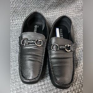 GUESS GG Adlers Men’s SIZE 11 Slip On Loafer Driving Shoe Black Textured Leather